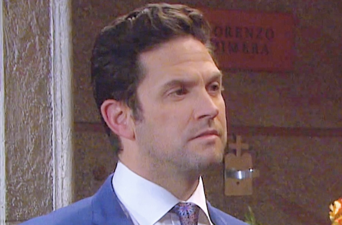 DOOL Spoilers Monday, December 25: Stefan Needs Help, Nicole Helps Holly, Leo Ups The Ante, Paulina’s Diagnosis