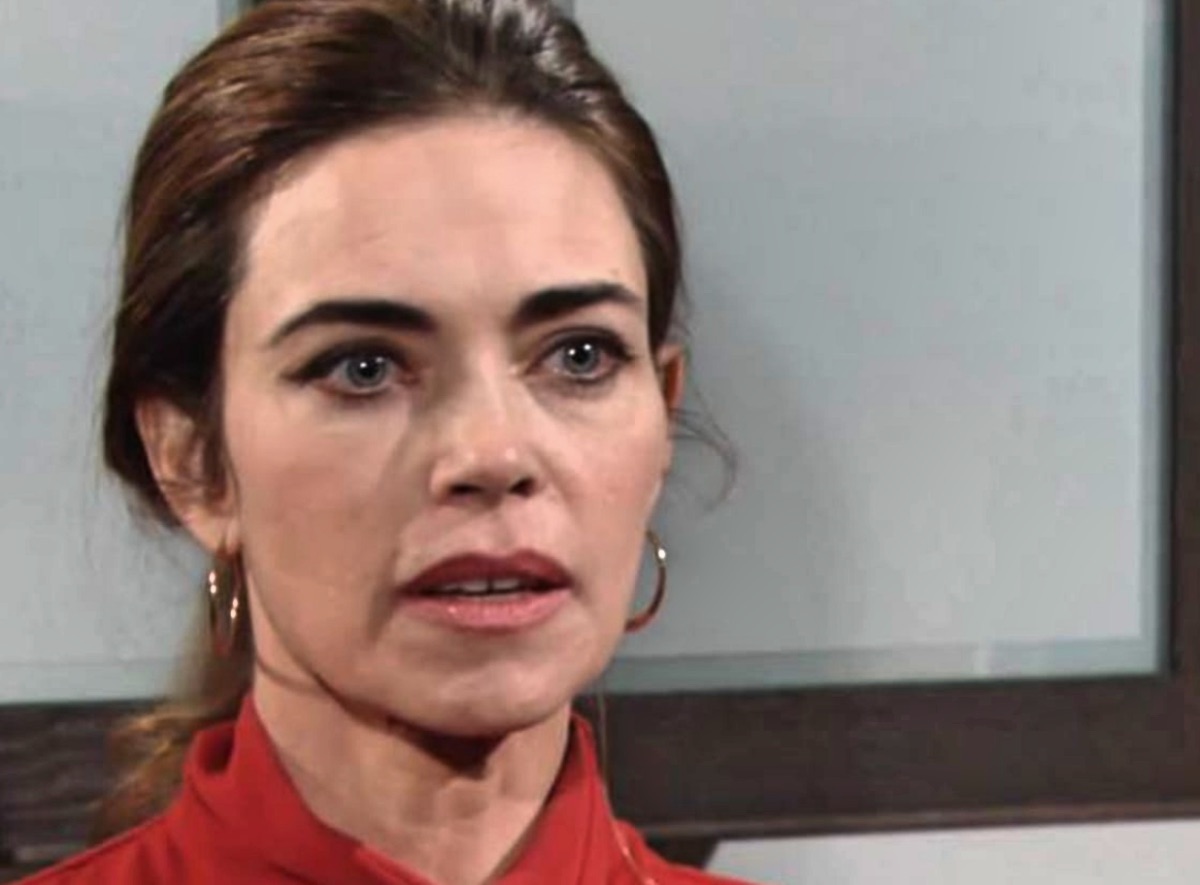 Young And The Restless Spoilers: Victoria Second-Guesses Newman Enterprises Return, Decides To Follow Art Passion, Again?